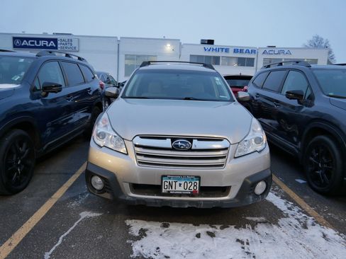 Used 2014 Subaru Outback 2.5i Premium image 2