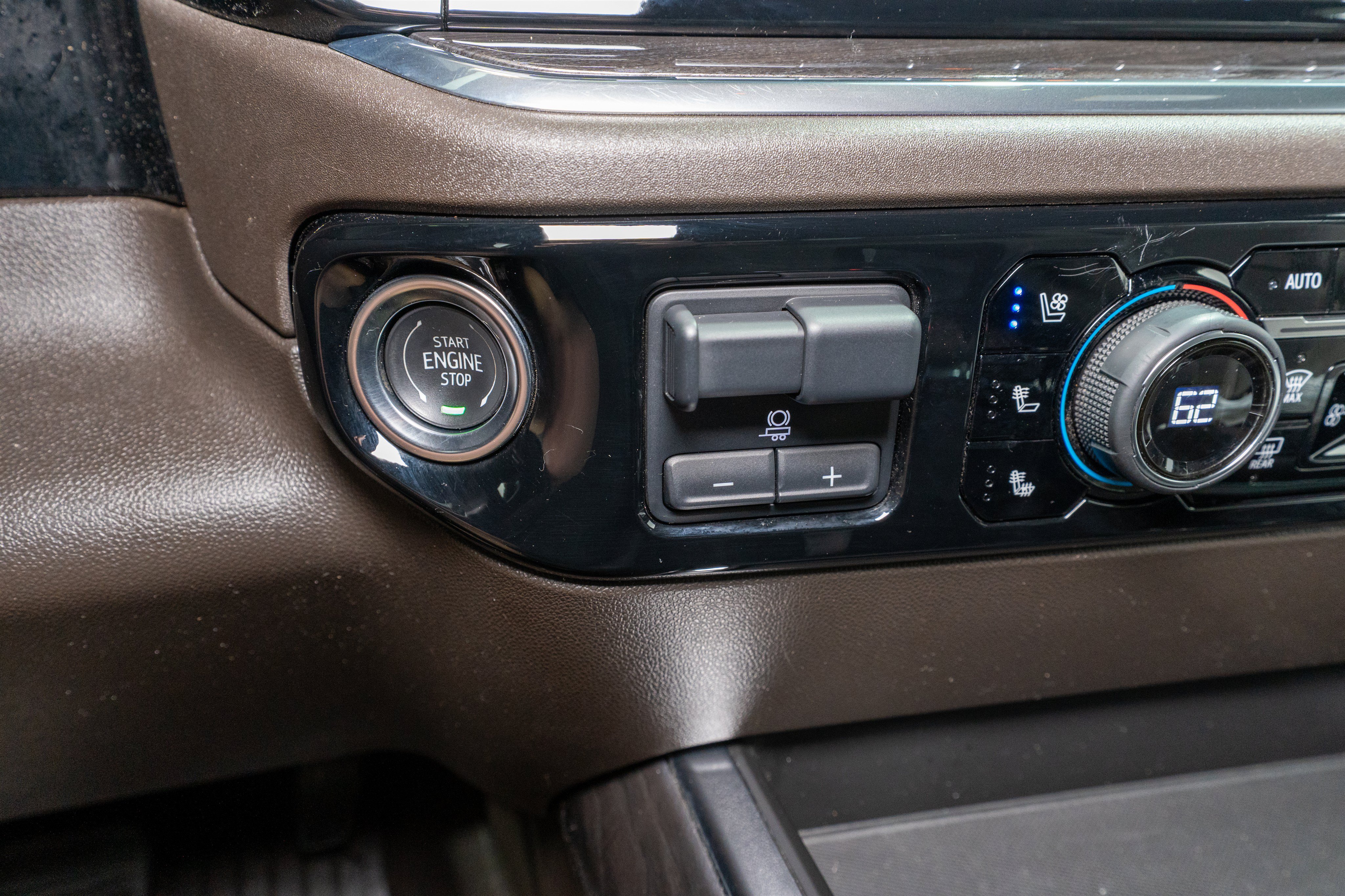 Used 2025 Chevrolet Silverado 1500 LTZ AWD/4WD image 24