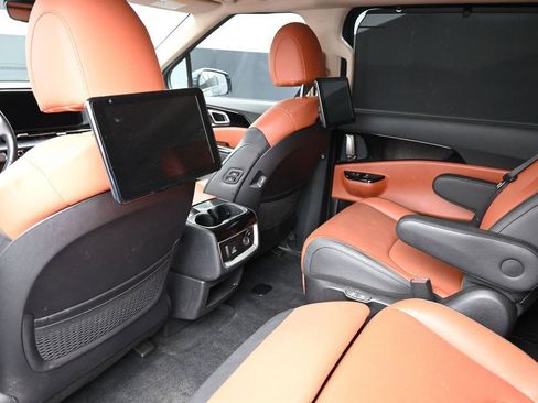 Used 2024 Kia Carnival SX Prestige FWD image 33