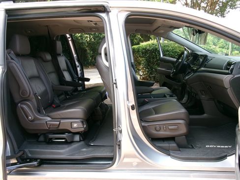 Used 2023 Honda Odyssey Touring image 26