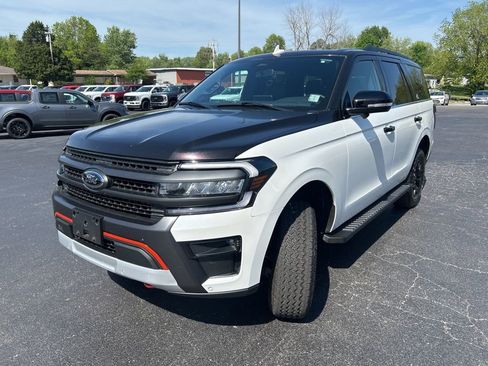 Used 2024 Ford Expedition Timberline image 3