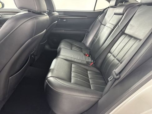 Used 2018 Lexus ES 350 w/ Luxury Package w/Wood Trim FWD image 27