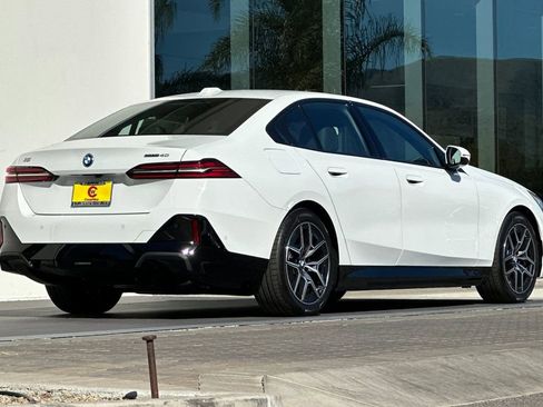 New 2026 BMW i5 eDrive40 w/ M Sport Package image 3