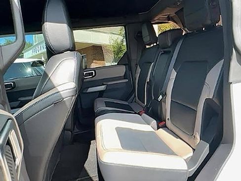 Used 2022 Ford Bronco Wildtrak image 10