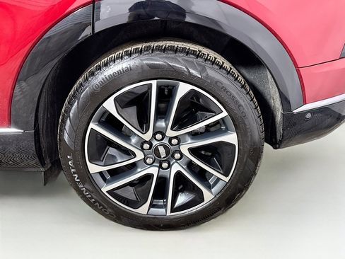 Used 2025 Cadillac Optiq Sport 2 image 32