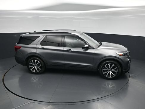 Used 2023 Ford Explorer ST-Line w/ Class IV Trailer Tow Package RWD image 49