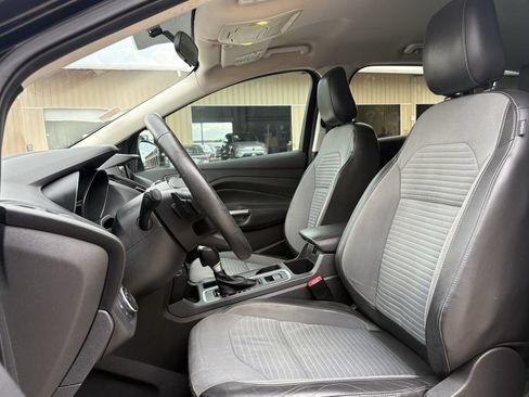 Used 2018 Ford Escape SE w/ SE Sport Appearance Package FWD image 12