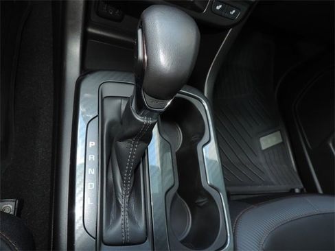 Used 2022 GMC Canyon AT4 image 25