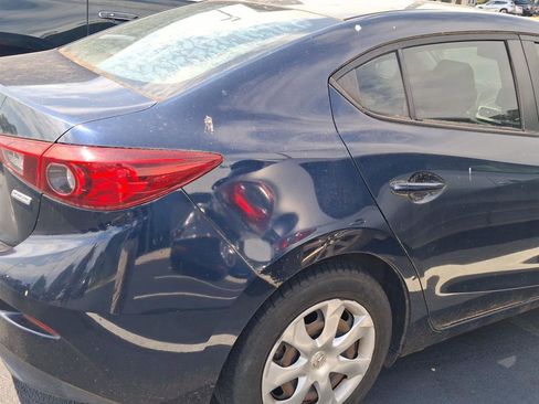 Used 2017 MAZDA MAZDA3 Sport FWD image 10