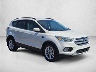 Used 2017 Ford Escape SE w/ SE Leather Comfort Package FWD video 3