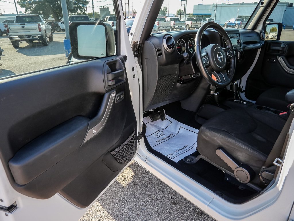 Used 2016 Jeep Wrangler Unlimited Sport w/ Quick Order Package 24S AWD/4WD image 28