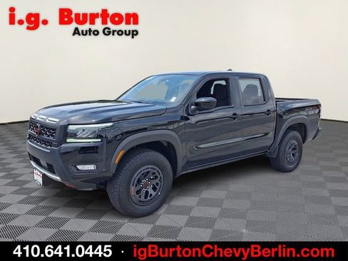 Used 2026 Nissan Frontier PRO-4X AWD/4WD image 3