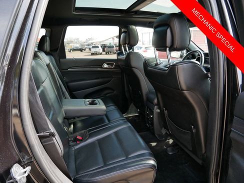Used 2015 Jeep Grand Cherokee Overland w/ Advanced Technology Group image 9