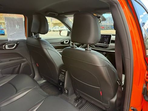 Used 2026 Jeep Compass Trailhawk AWD/4WD image 18