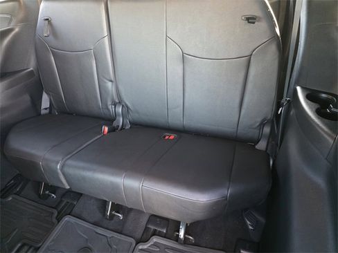 Used 2025 Toyota Sienna XLE Woodland Edition image 23