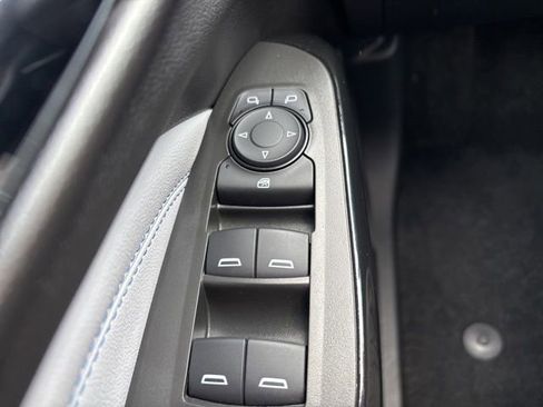 Used 2025 Chevrolet Trax LT FWD image 17