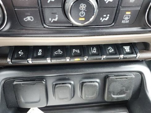 Used 2016 GMC Sierra 2500 Denali w/ Duramax Plus Package image 22