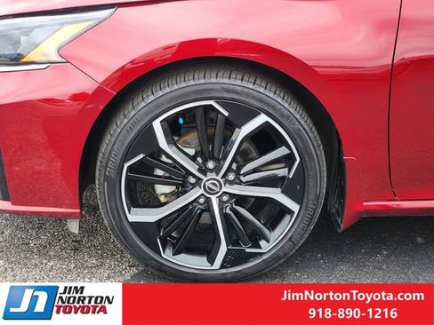 Used 2024 Nissan Altima 2.5 SR w/ SR Premium Package FWD image 13