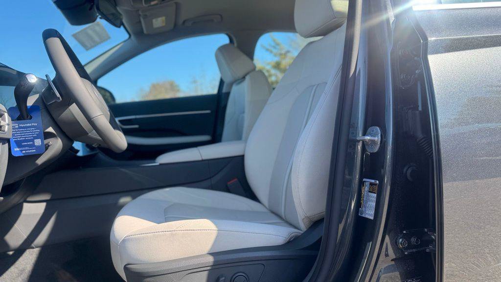 New 2026 Hyundai Sonata SEL AWD/4WD image 17