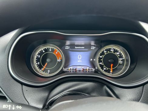 Used 2022 Jeep Cherokee Latitude Lux w/ Sun & Sound Group image 33