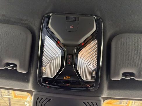 Used 2019 BMW X3 xDrive30i w/ Driving Assistance Package AWD/4WD image 28