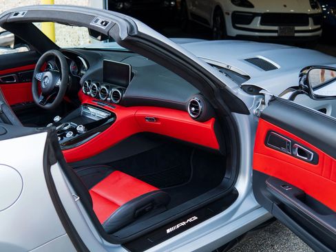 Used 2018 Mercedes-Benz AMG GT C image 34