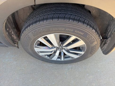 Used 2024 Nissan Pathfinder SL image 7