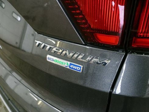 Used 2019 Ford Escape Titanium image 10