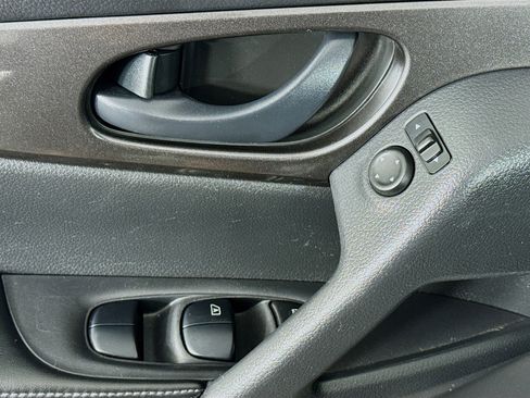 Used 2020 Nissan Rogue S image 22