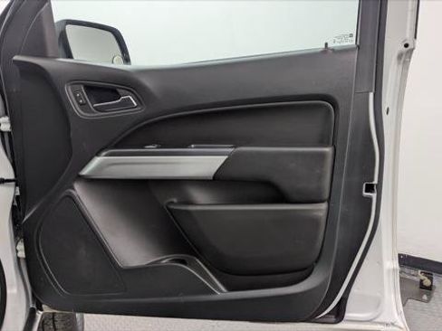 Used 2022 Chevrolet Colorado LT w/ Fleet Safety Package RWD image 18