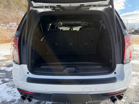 Used 2023 Chevrolet Suburban High Country image 24