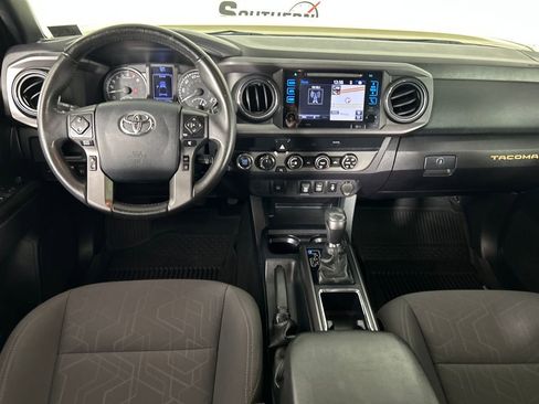 Used 2019 Toyota Tacoma TRD Off-Road image 19