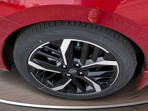 New 2025 Nissan Versa SR w/ Trunk Package image 12