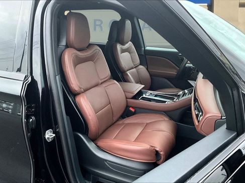 New 2026 Lincoln Aviator Reserve image 11