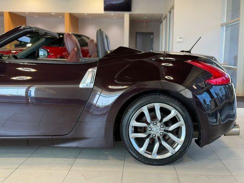 Used 2014 Nissan 370Z Touring RWD image 10