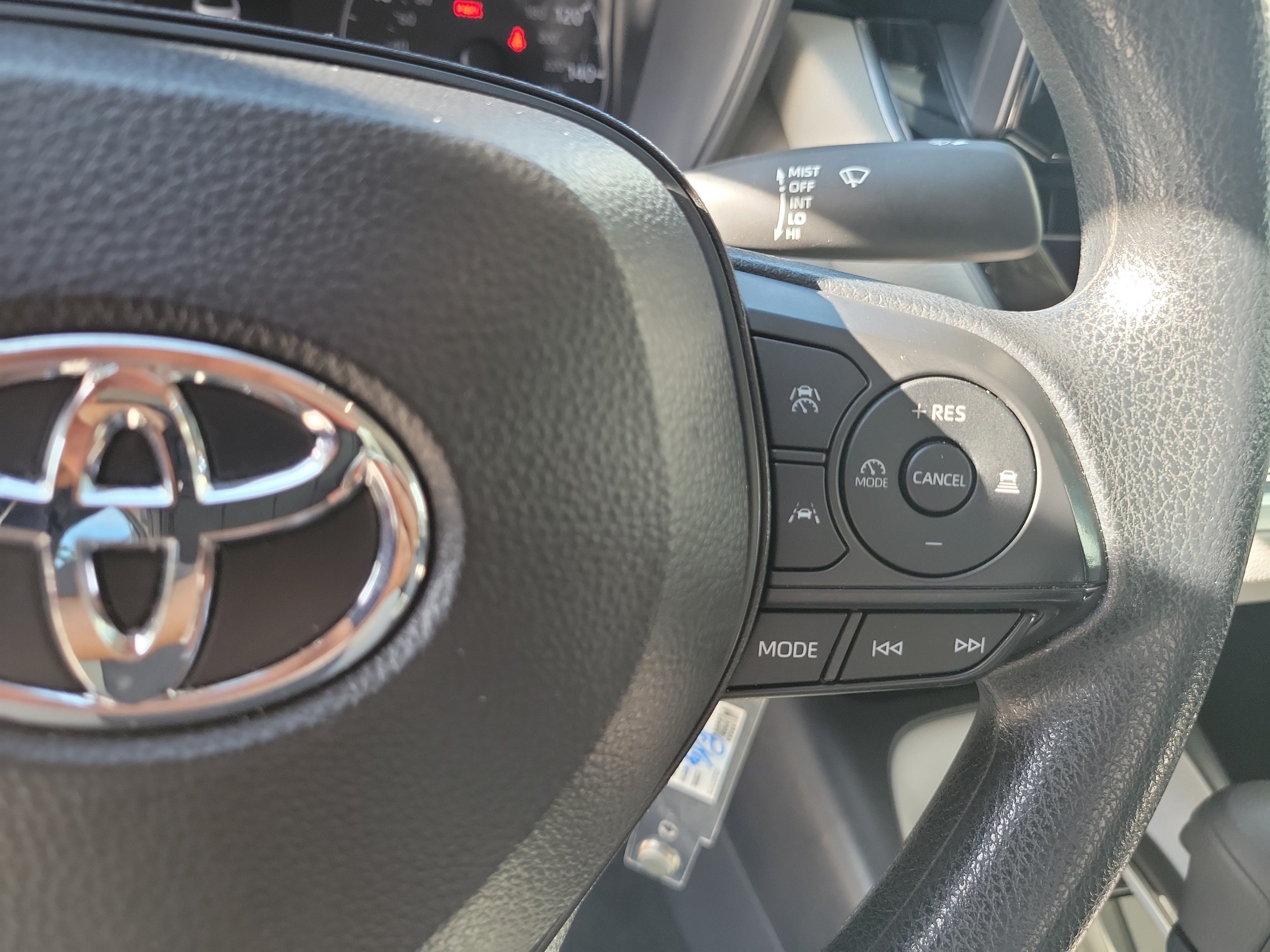 Used 2025 Toyota Corolla LE FWD image 27