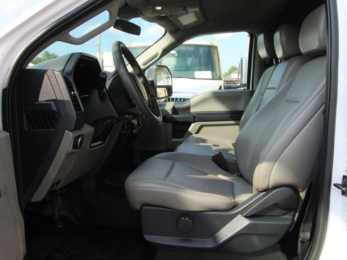 Used 2022 Ford F350 XL w/ Power Equipment Group AWD/4WD image 9
