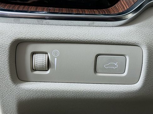 Used 2019 Volvo S60 T6 Inscription image 17