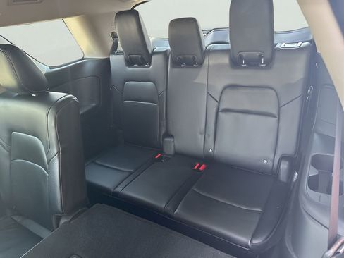Used 2025 Nissan Pathfinder SL AWD/4WD image 25