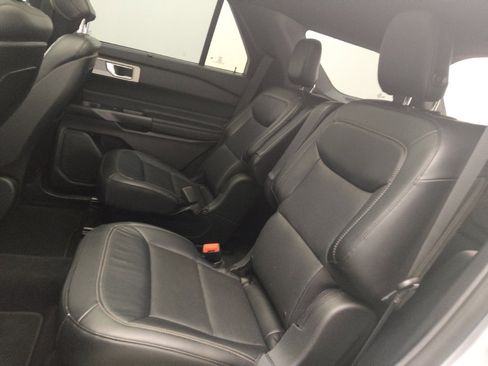 Used 2020 Ford Explorer Limited w/ Class III Trailer Tow Package image 18