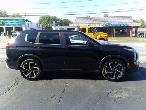 Used 2024 Mitsubishi Outlander SE image 7
