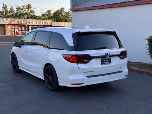 Used 2023 Honda Odyssey Sport image 4