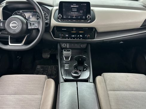 Used 2021 Nissan Rogue SV image 4