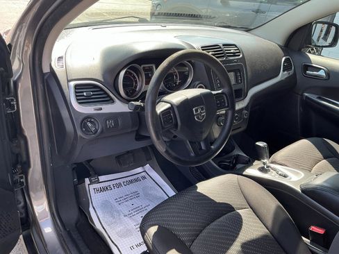 Used 2013 Dodge Journey SXT w/ Flexible Seating Group FWD image 9