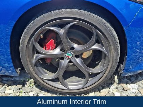 Used 2018 Alfa Romeo Giulia Ti Sport w/ Quick Order Package 22S Sport AWD/4WD image 27