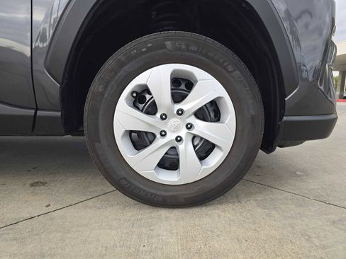 Used 2025 Toyota RAV4 LE image 9
