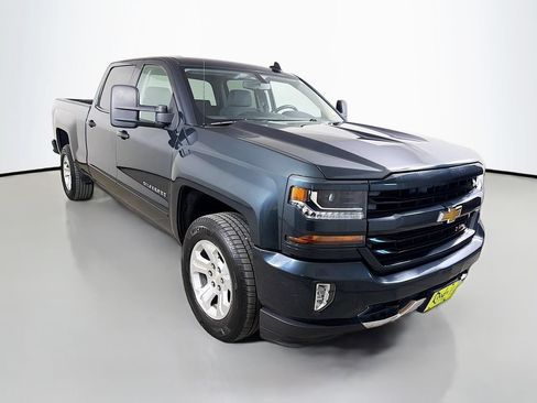 Used 2017 Chevrolet Silverado 1500 LT w/ All Star Edition AWD/4WD image 4