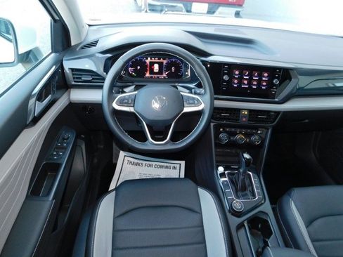 Used 2024 Volkswagen Taos SEL image 11