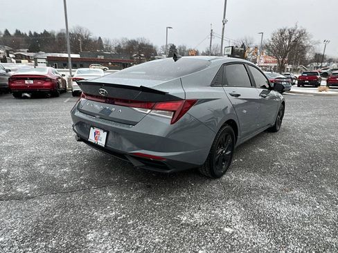 Used 2021 Hyundai Elantra SEL w/ Convenience Package image 4