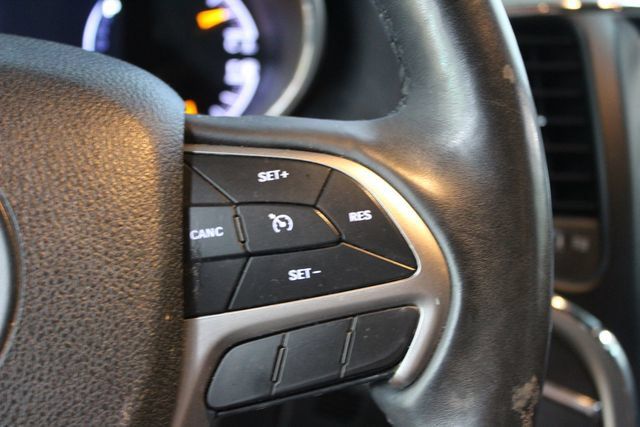 Used 2018 Jeep Grand Cherokee Limited w/ Luxury Group II AWD/4WD image 17